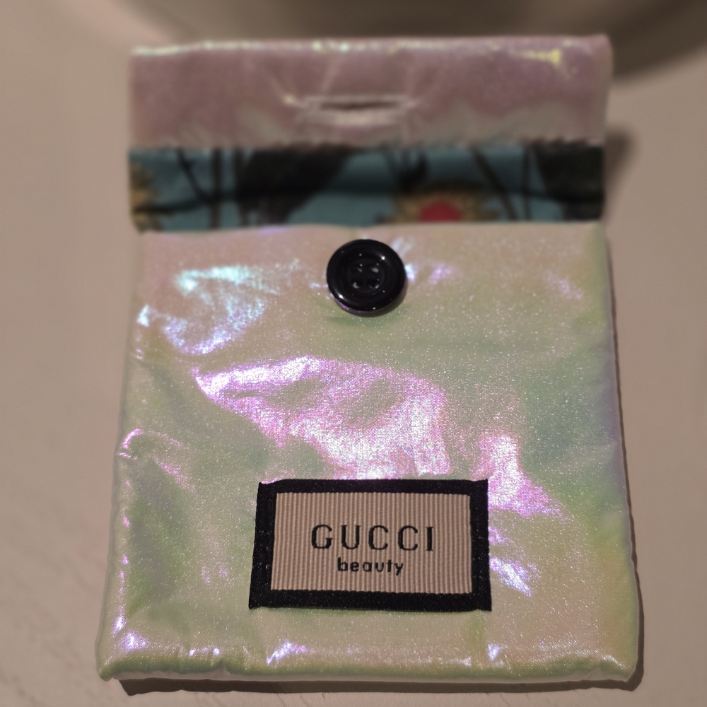 Gucci Beauty Heart Compact Mirror - Picture 4 of 8